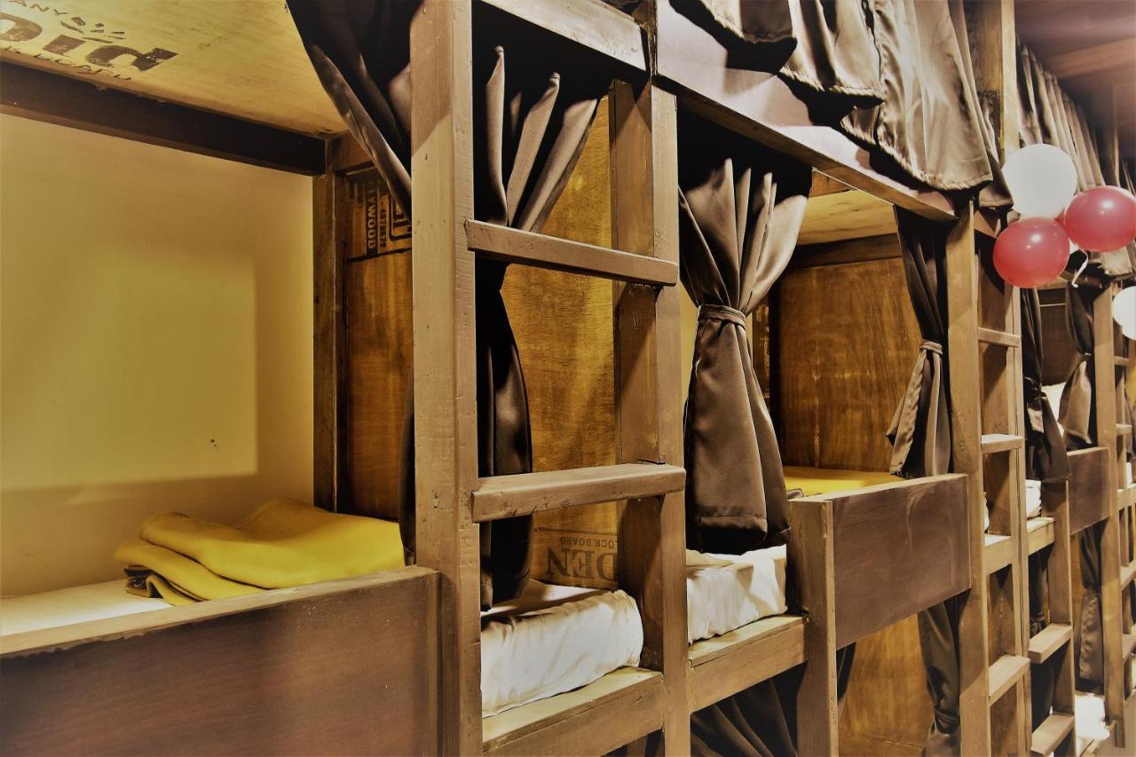 Asra Dormitory For Male And Female มุมไบ ภายนอก รูปภาพ