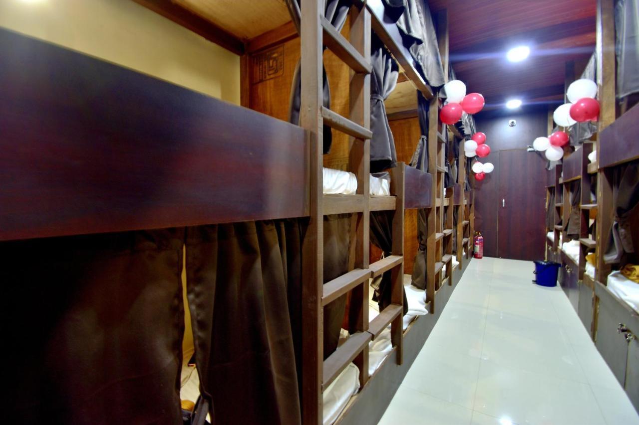 Asra Dormitory For Male And Female มุมไบ ภายนอก รูปภาพ