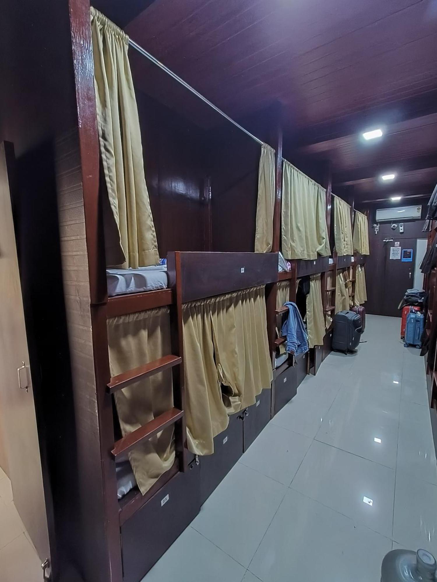 Asra Dormitory For Male And Female มุมไบ ภายนอก รูปภาพ