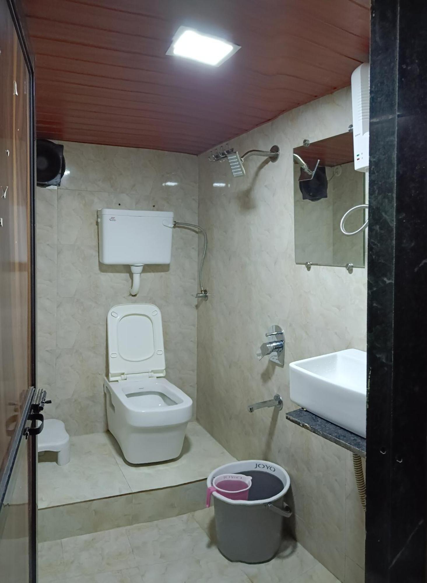 Asra Dormitory For Male And Female มุมไบ ภายนอก รูปภาพ